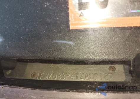 2000 Ford Explorer Xlt z USA, uszkodzony, nr VIN 1FMZU83P4YZA09127